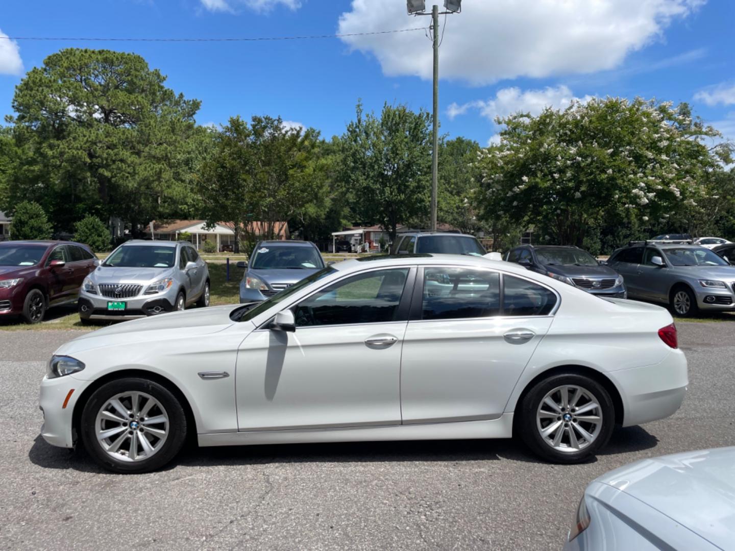 2014 WHITE BMW 5 SERIES 528I (WBA5A5C53ED) with an 2.0L engine, Automatic transmission, located at 5103 Dorchester Rd., Charleston, SC, 29418-5607, (843) 767-1122, 36.245171, -115.228050 - Photo#3